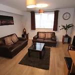 Holden Court Apartments - Apt 3