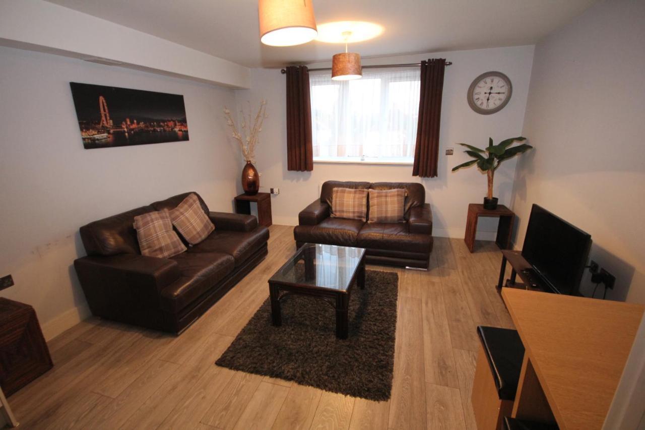 Holden Court - 3 West Drayton (Middlesex)