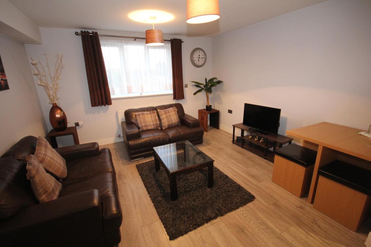 Holden Court - 3 West Drayton (Middlesex)